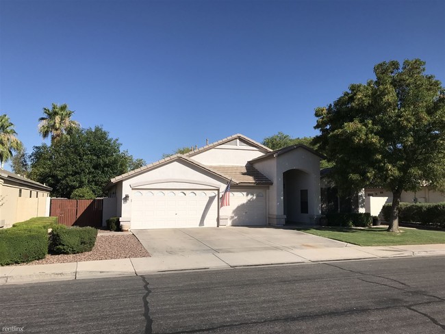 Building Photo - 420 S Dodge Dr