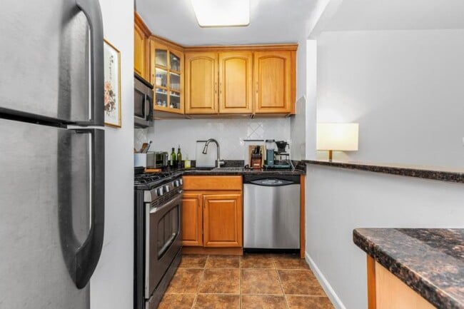 Building Photo - 1 bedroom in New York NY 10023