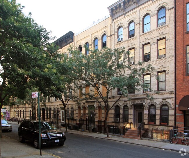 Building Photo - 209 Taaffe Pl