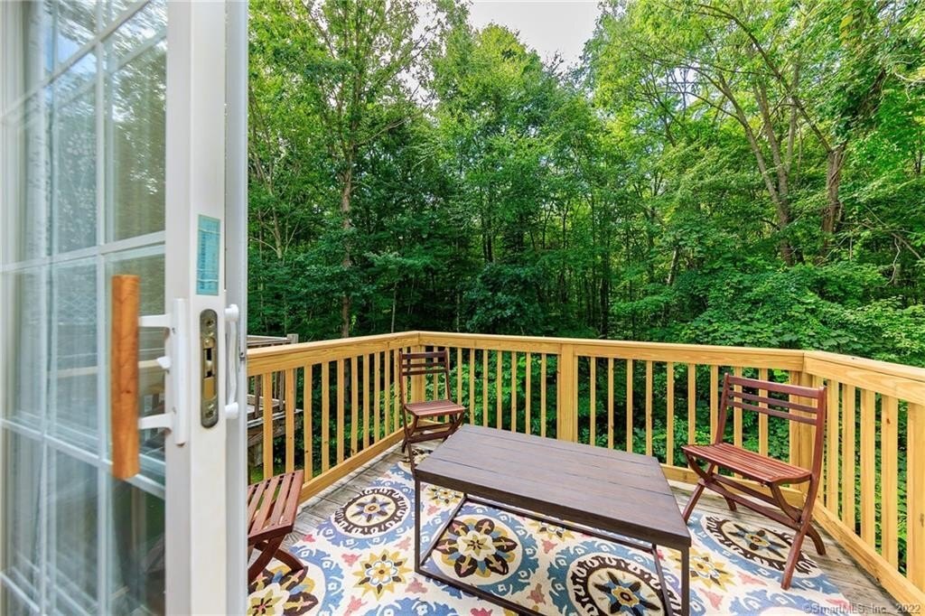 Foto principal - 527 W Thames St