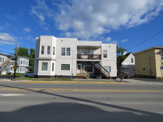 Building Photo - 14 Maple Ave