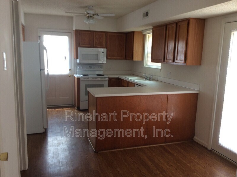 Foto del edificio - 1512 Fieldcrest Cir