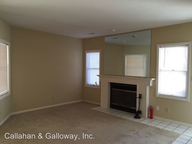 Primary Photo - 114 W Green Meadows Rd