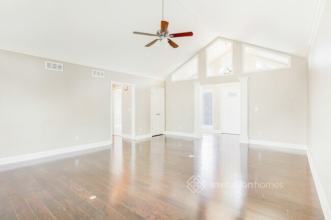 Building Photo - 2243 Ridgewood Ct