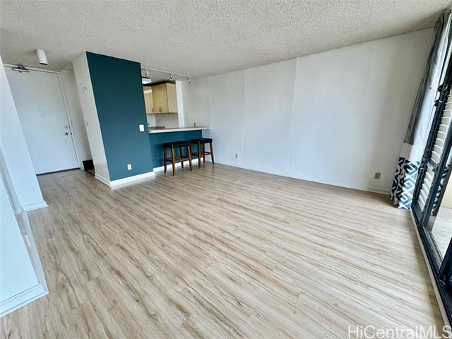Building Photo - 2121 Ala Wai Blvd