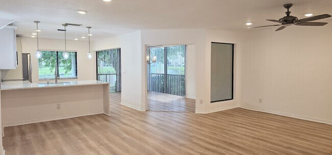 Building Photo - 5220 Landings Blvd