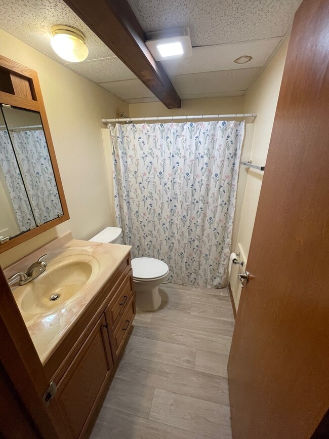 Building Photo - 103 Sanderson Dr