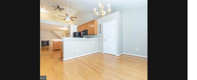 Building Photo - 9215 Azure Ct