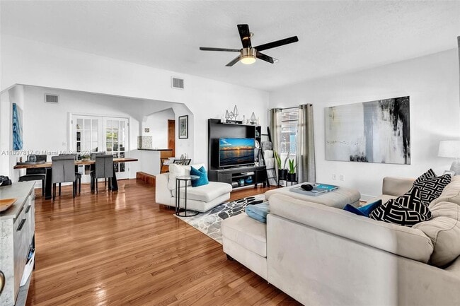 Foto del edificio - 836 W 40th St