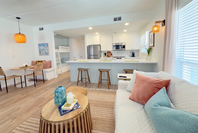 Foto del edificio - 6410 Padre Blvd