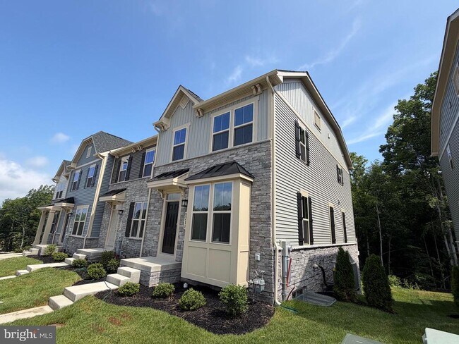 Building Photo - 9711 Klamath Ct