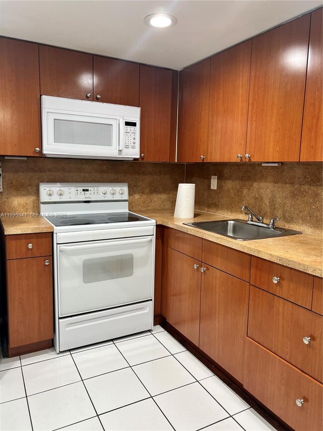 Foto del edificio - 2055 SW 122nd Ave