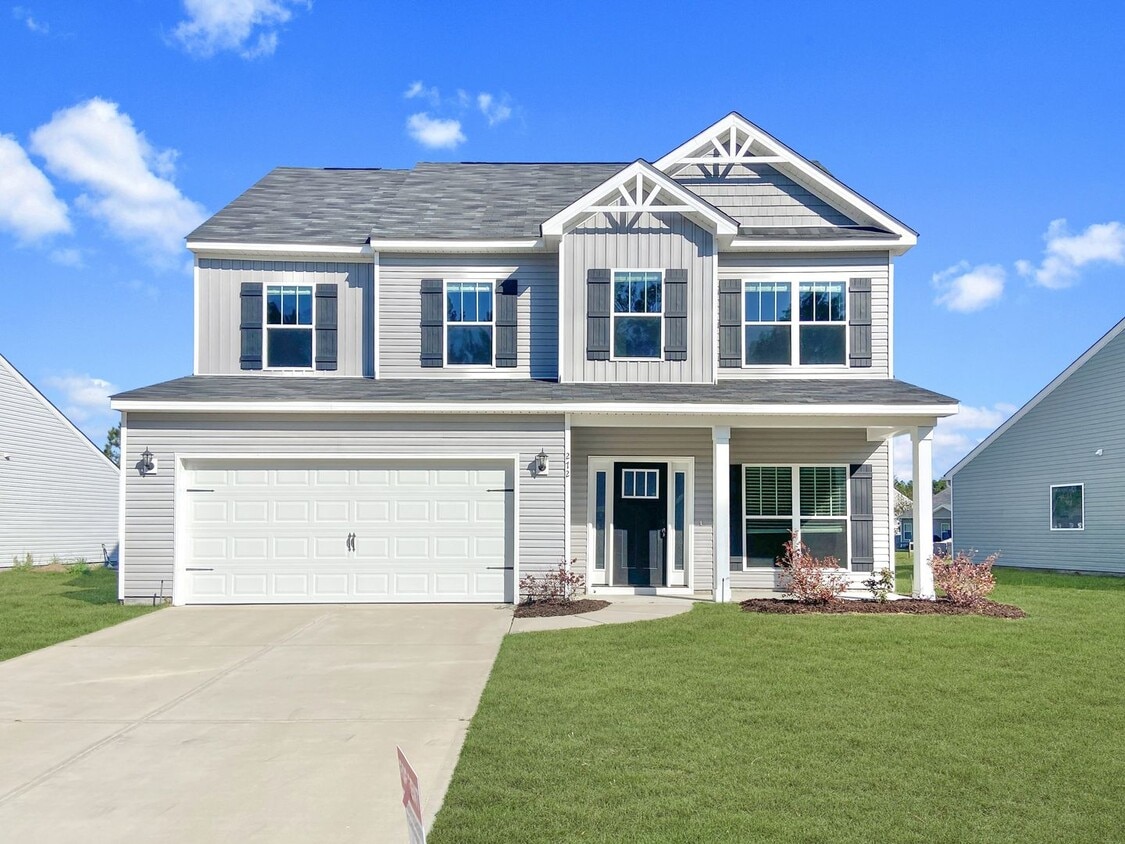Primary Photo - Guyton Beauty!!! 2-story features 2,112 Sq...