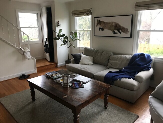 Foto del edificio - 5608 Lone Oak Dr