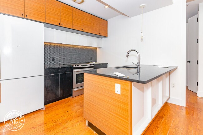 Foto del edificio - 192 Hawthorne St