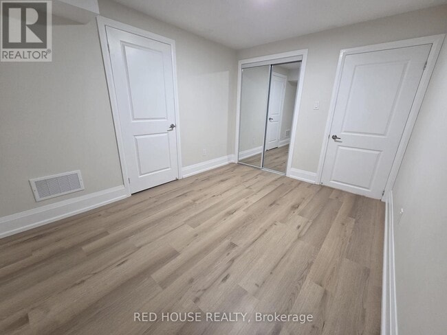 Building Photo - 1414 Wellwood Terrace