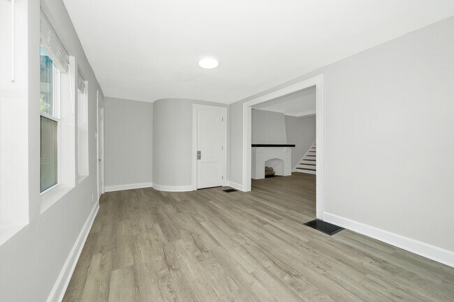 Building Photo - 3343 Carrollton Ave