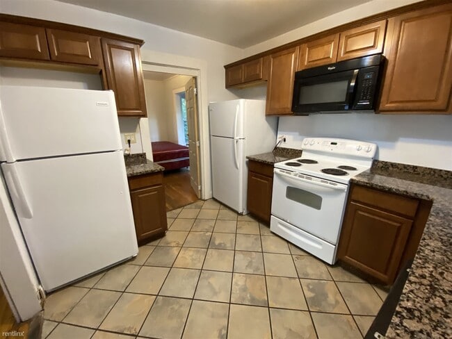 Building Photo - 7 br, 3 bath House - 954 Greenwood Ave