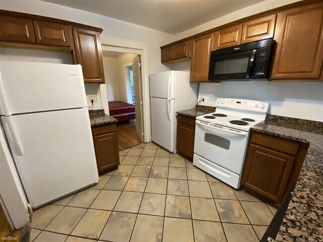Foto del edificio - 7 br, 3 bath House - 954 Greenwood Ave