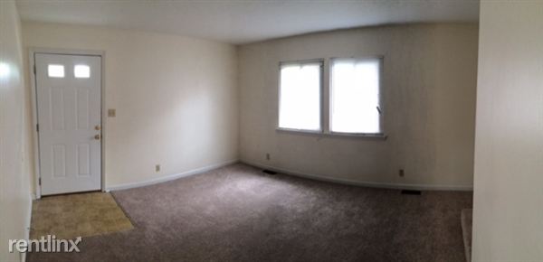 Building Photo - 204 Evergreen Dr