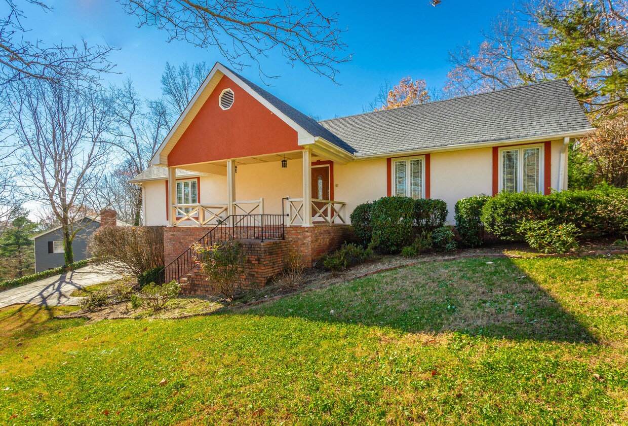 Primary Photo - 422 Fort Trace Rd