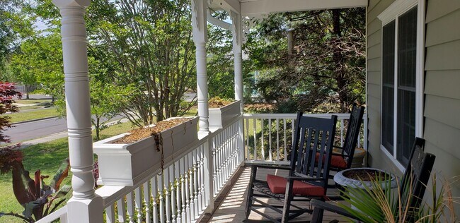 Building Photo - 504 Cades Trail
