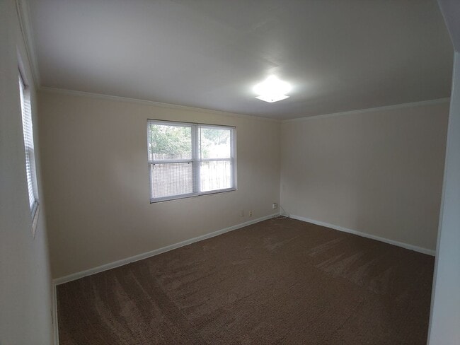 Foto del edificio - Cute 3BR/1BA cottage with central heat & a...
