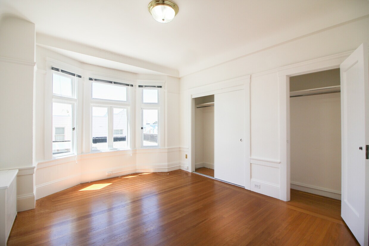 Primary Photo - 2355 Polk St
