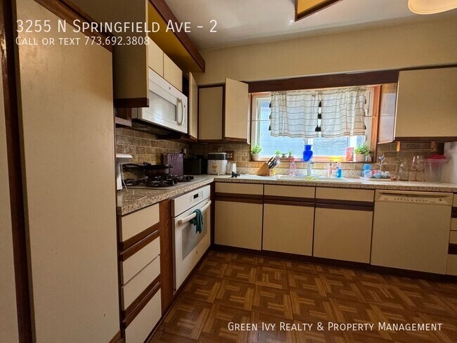 Foto del edificio - Beautiful Avondale 2 bed with Heat Included!