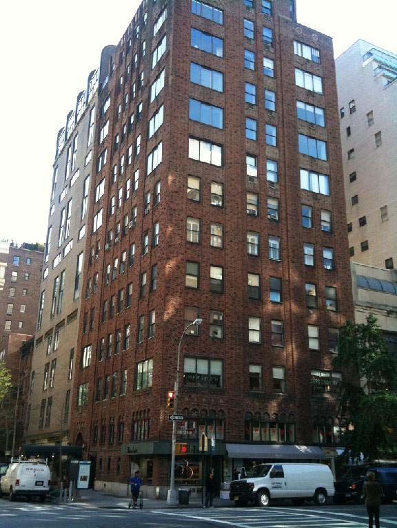 Building Photo - 30 E 76th St