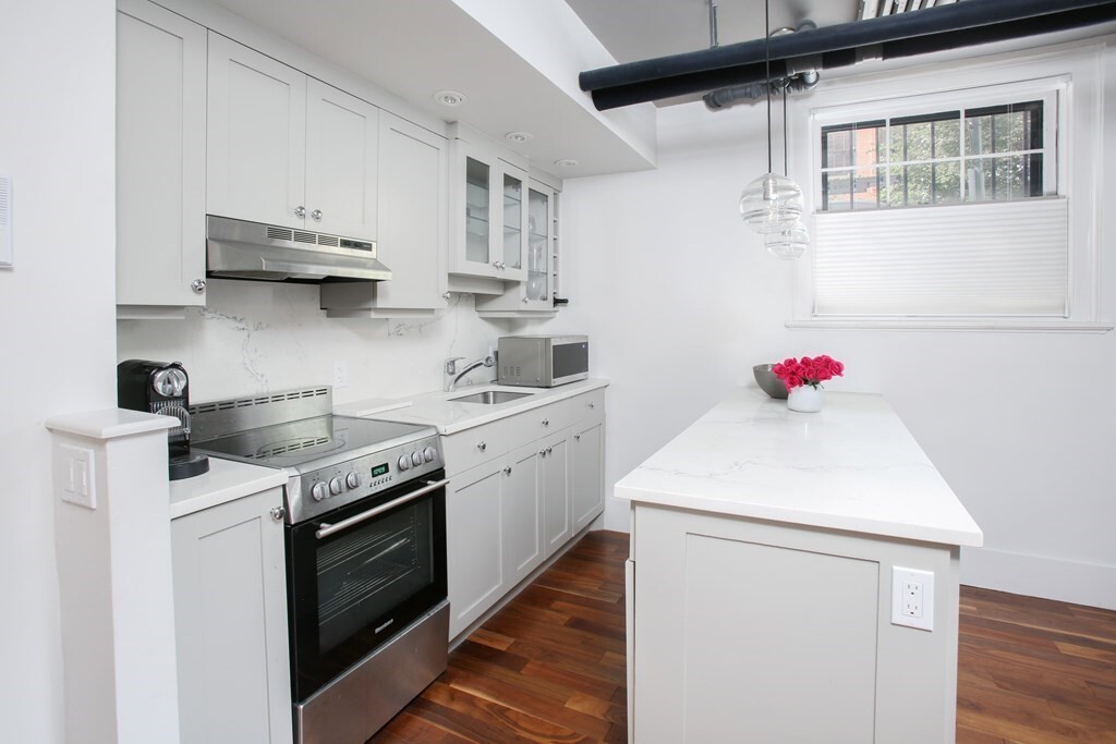 Primary Photo - 274 Marlborough St