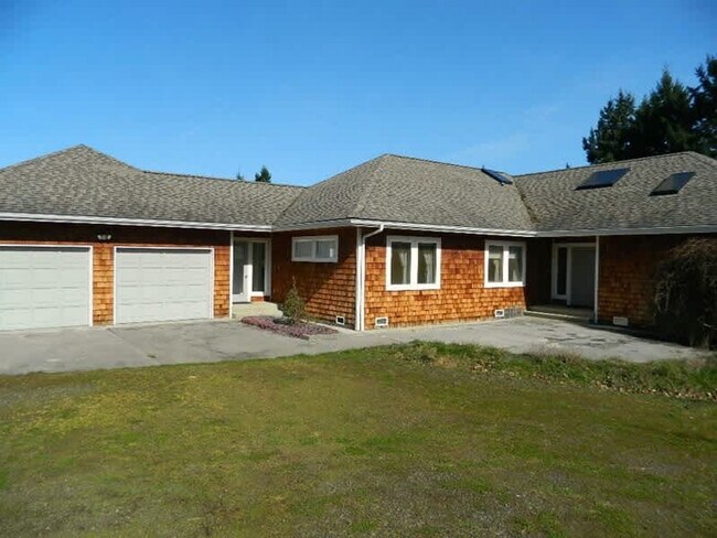 Building Photo - 123 E Bachelor Rock Dr