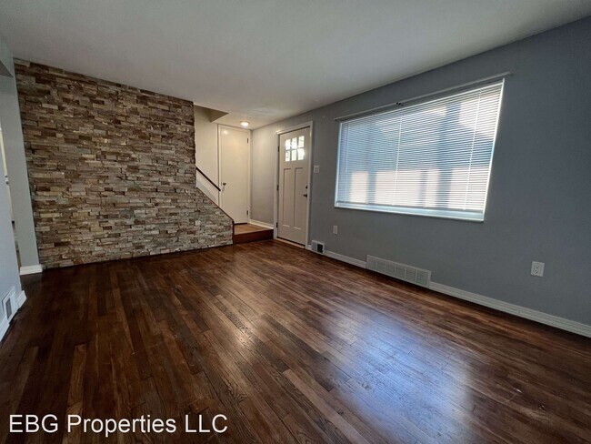 Building Photo - 3 br, 1.5 bath House - 1516 Pleasantview Dr