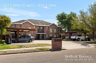 Building Photo - 213 S 49th St