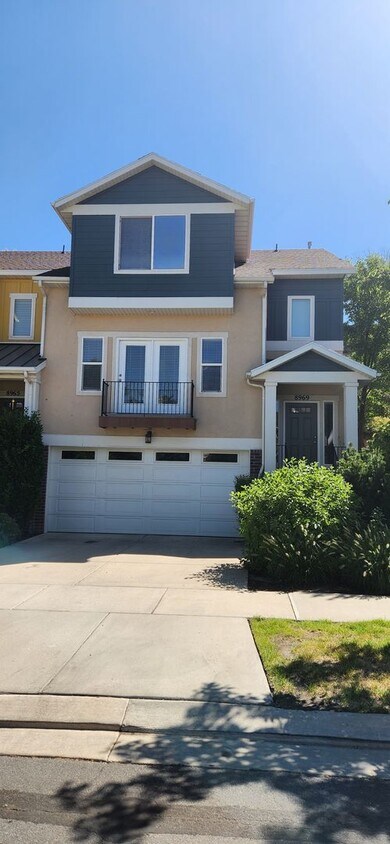 Foto principal - Luxury 3 Bedroom Plus Den in Sandy!