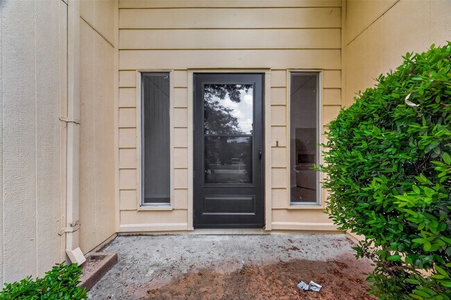 Building Photo - 16738 Quail Briar Dr
