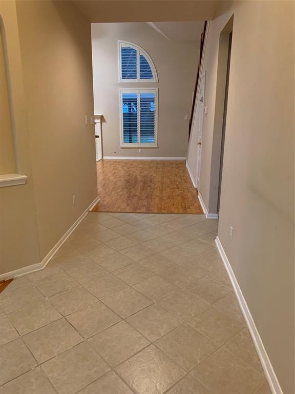 Building Photo - 2114 Winding Hollow Dr