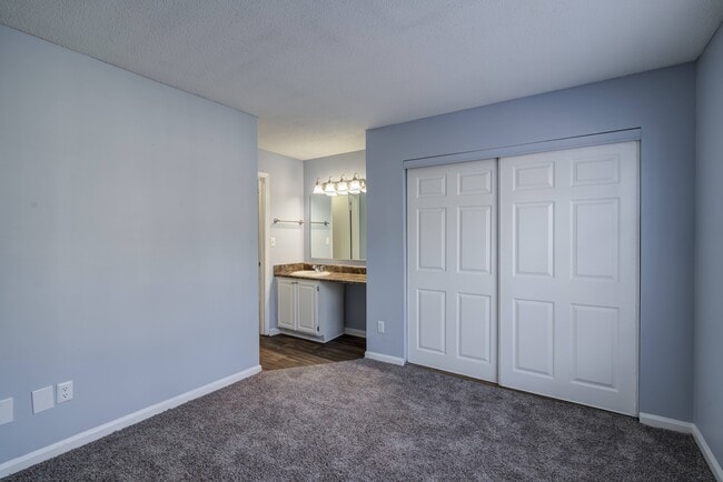 Building Photo - Bradford Pointe
