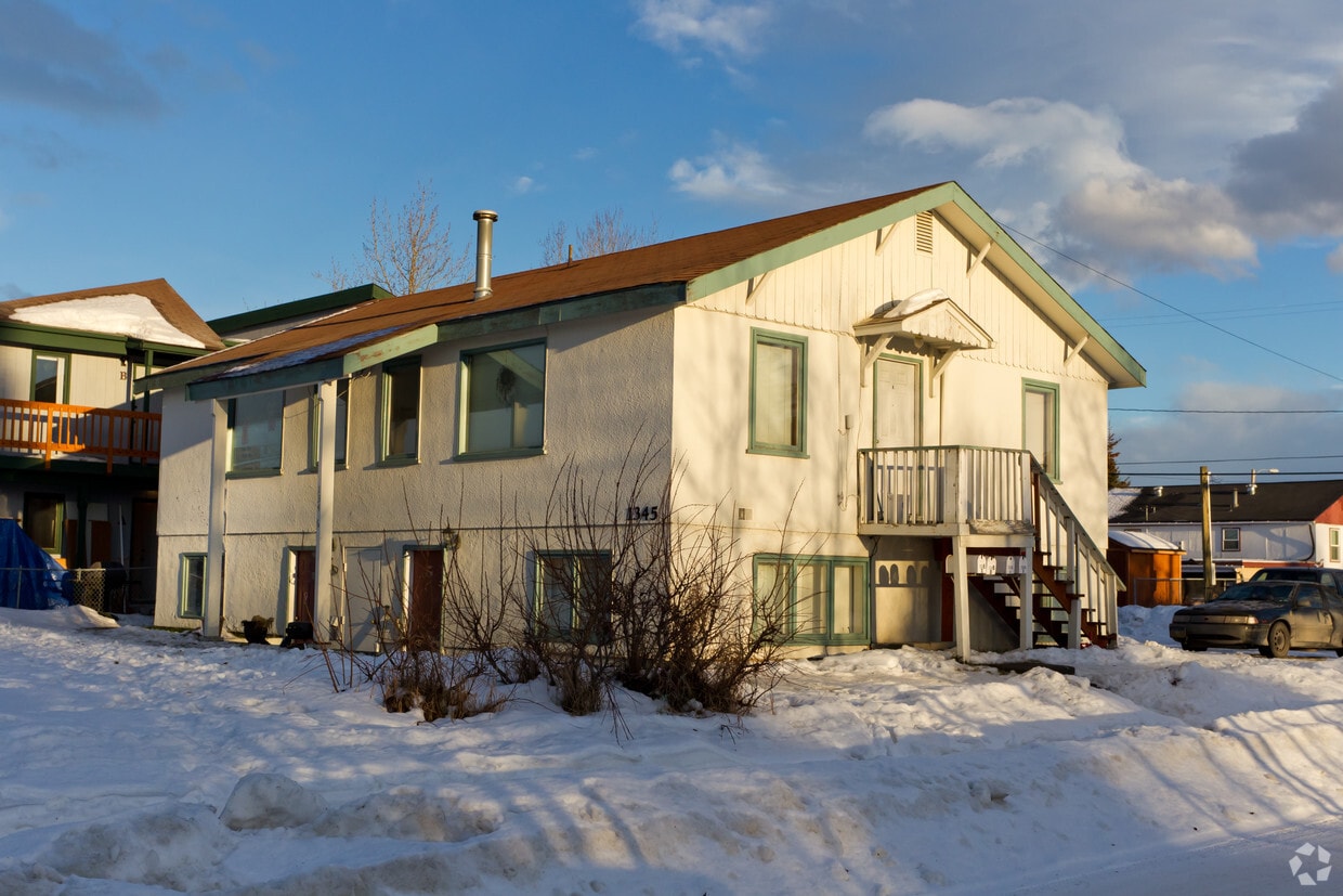 Building Photo - 1345 Medfra St