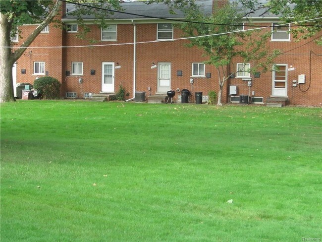 Building Photo - 7037 Garling Dr