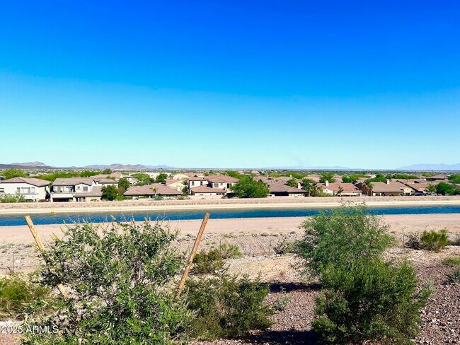 Foto del edificio - 13445 W Copper Leaf Ln