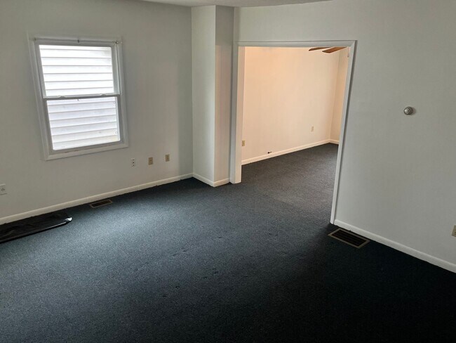 Foto del edificio - 223 N Webster St