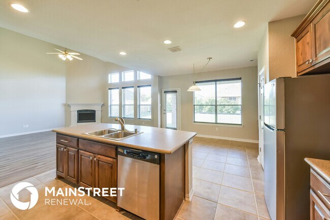 Foto del edificio - 13673 Saddlewood Dr