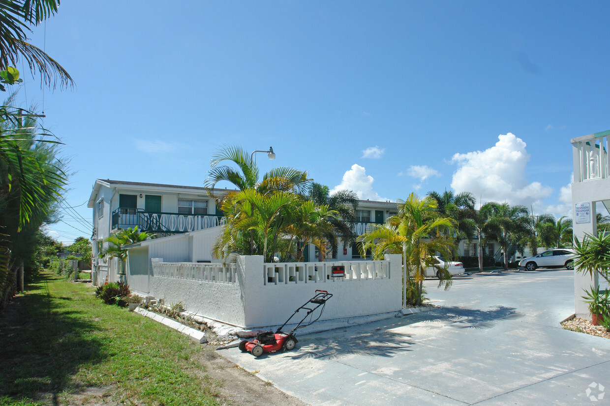 Foto del edificio - Americana Apartments