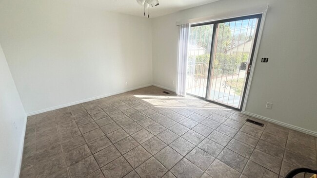 Photo - 825 W Arapahoe Ave Apartment