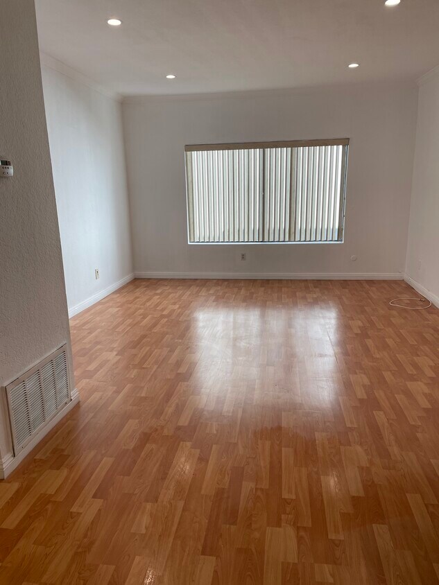 Living Room - 7632 Topanga Canyon Blvd
