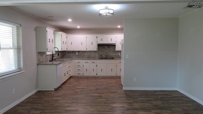 Building Photo - 4810 Reginald Dr