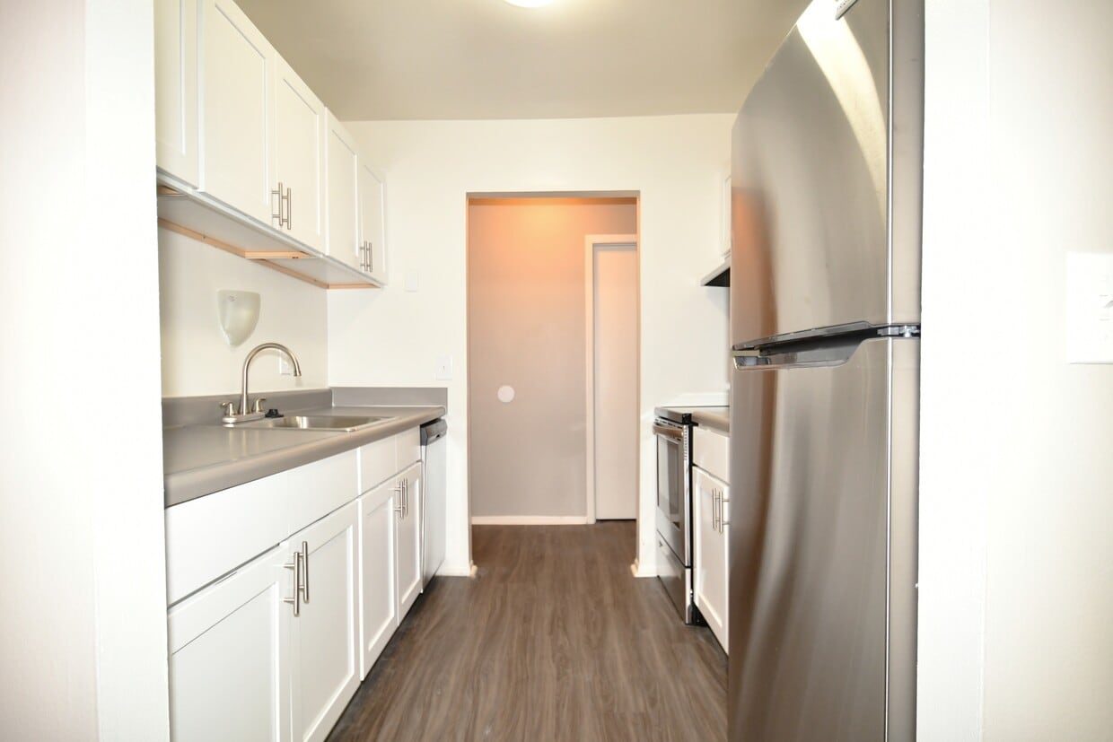 Deerfield Woods 1940119757 Farmington Rd Livonia, MI