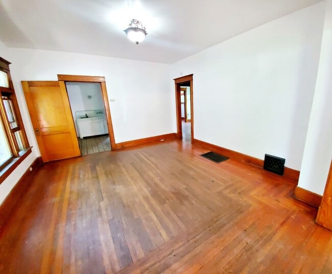 Building Photo - Charming, Spacious Rental in Old Town Fort Collins | Avail. 08/01/2026