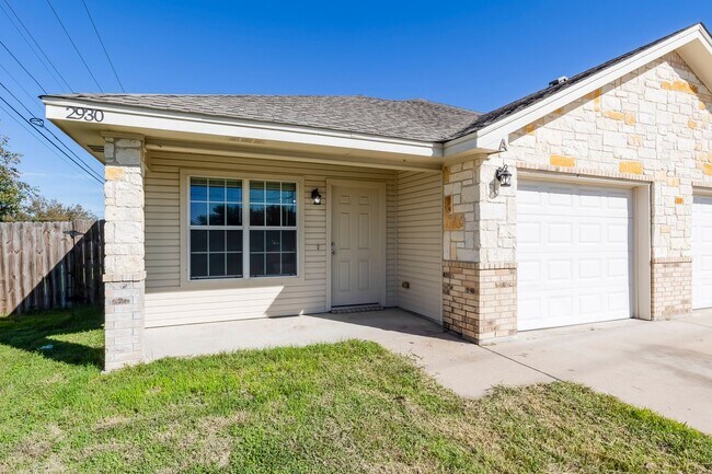 Building Photo - 2930 Saulsbury Dr